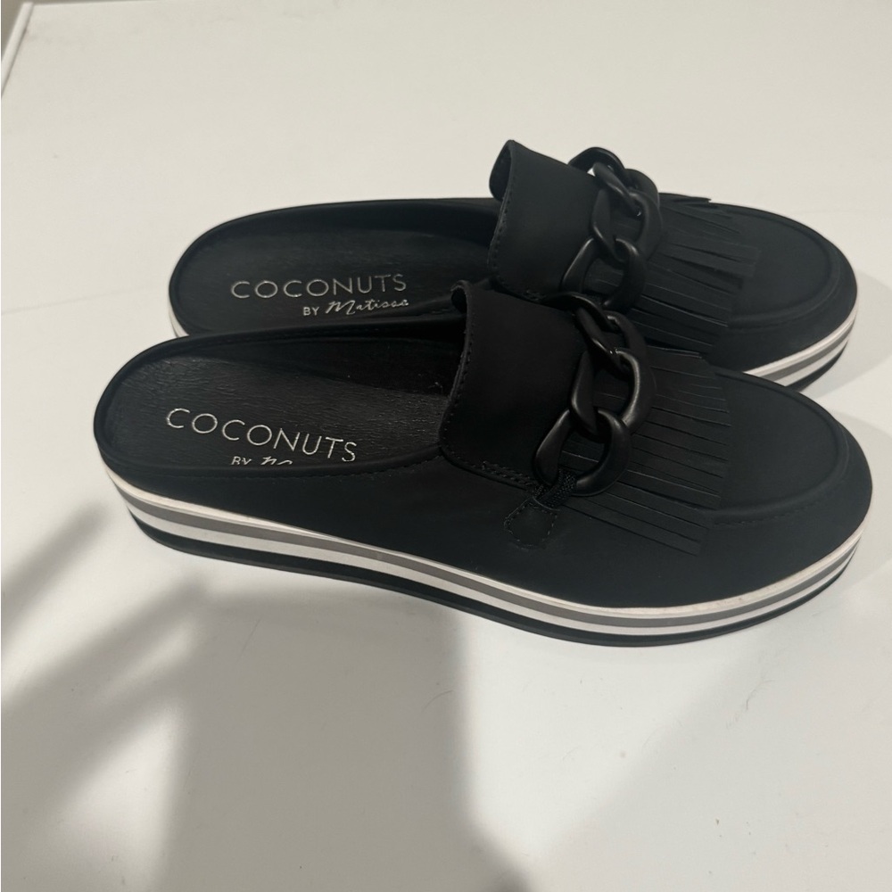 Coconuts by Matisse slip on shoes